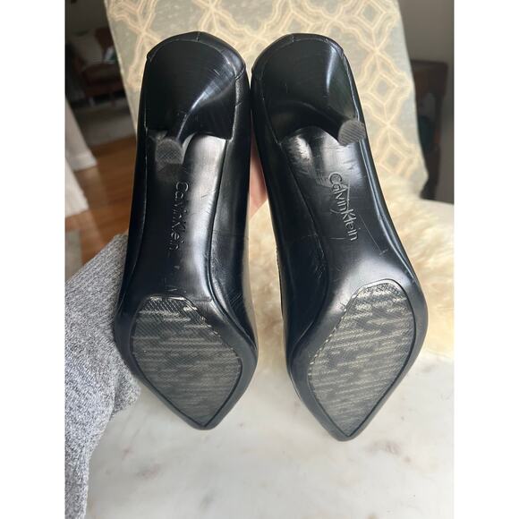 Calvin Klein Black Dolly Mid-Height Classic Point Toe Heels - Picture 10 of 15